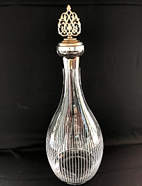 TEKLİ ŞİŞE KAPAKLI GRAVÜR PLATİN ÜÇGEN ÇİZGİ